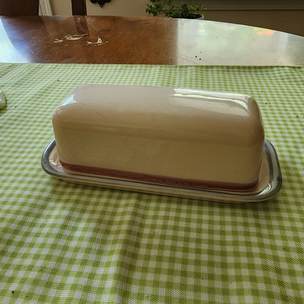 Pfaltzgraff Aura PINK Cream and Pink Butter Dish